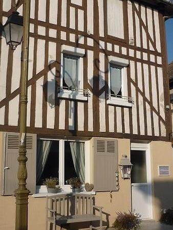 Meuble De Tourisme Le Gilliard Villa Chavanges Bilik gambar